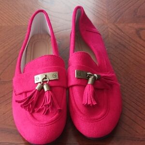 Vibrant Pink Tassel Loafers for Women